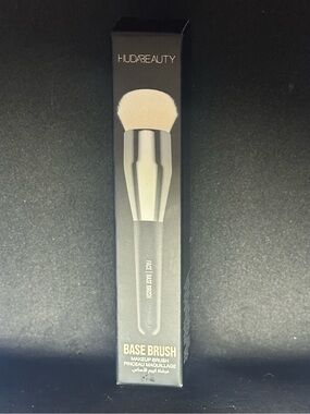 🆕 Huda Beauty Base Brush Mini ✨unused in box✨